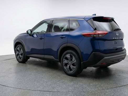 Used 2025 Nissan Rogue SV image 6