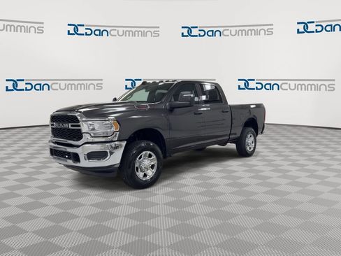 Used 2024 RAM 2500 Tradesman w/ Chrome Appearance Group AWD/4WD image 4
