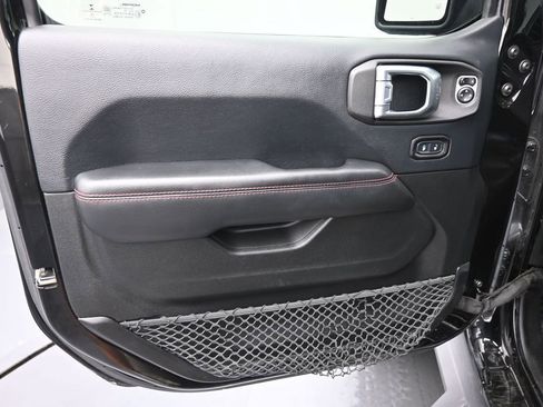 Used 2018 Jeep Wrangler Unlimited Rubicon w/ Dual Top Group AWD/4WD image 15