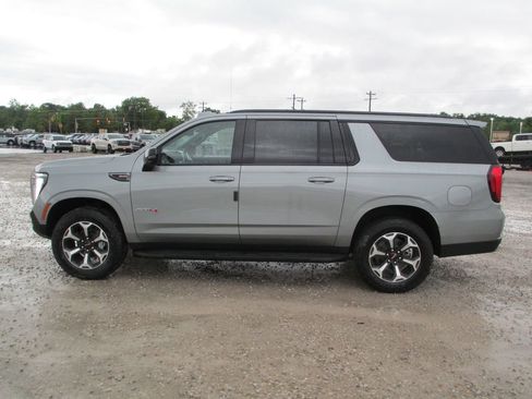 New 2026 GMC Yukon XL AT4 AWD/4WD image 7