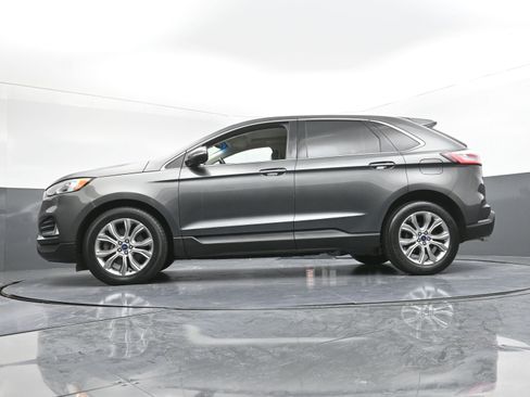 Used 2019 Ford Edge Titanium w/ Cold Weather Package image 28