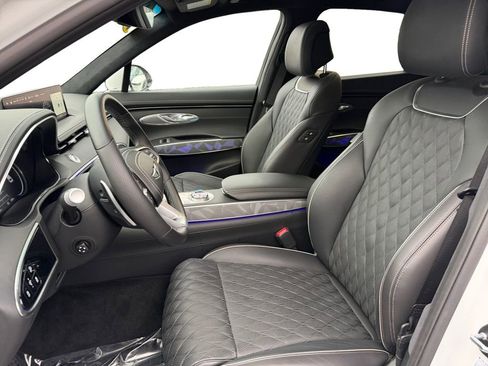 Used 2025 Genesis GV70 3.5T Sport w/ Sport Advanced Package image 9