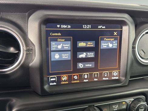 Used 2022 Jeep Wrangler Unlimited Sahara w/ Cold Weather Group AWD/4WD image 31