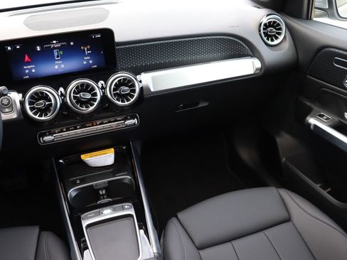New 2025 Mercedes-Benz GLB 250 4MATIC image 29