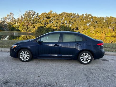 Certified 2025 Toyota Corolla LE image 2