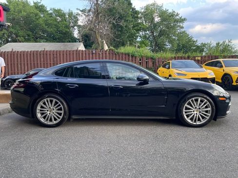 Used 2017 Porsche Panamera w/ Premium Package RWD image 8