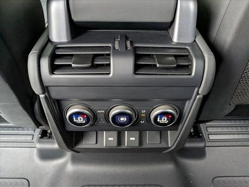 Used 2023 Land Rover Defender 110 V8 AWD/4WD image 18