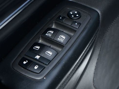 Used 2022 Jeep Grand Cherokee Limited image 16