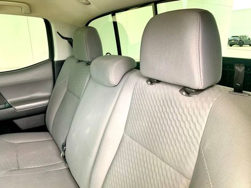 Used 2021 Toyota Tacoma SR5 w/ Technology Package AWD/4WD image 19