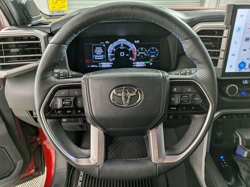Used 2025 Toyota Sequoia Platinum AWD/4WD image 13