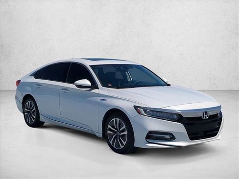 Used 2018 Honda Accord Touring image 3