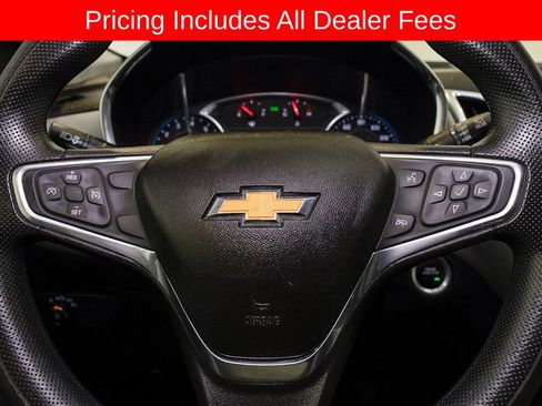 Used 2019 Chevrolet Equinox LT FWD image 17