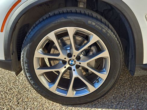 Used 2023 BMW X5 xDrive40i w/ Premium Package image 11