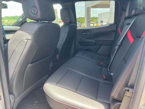 New 2025 Chevrolet Colorado Z71 w/ Technology Package image 10