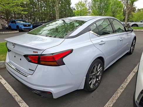 Used 2023 Nissan Altima 2.0 SR FWD image 5