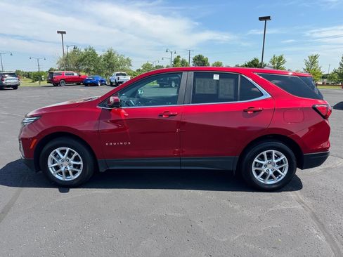 Used 2024 Chevrolet Equinox LT AWD/4WD image 2