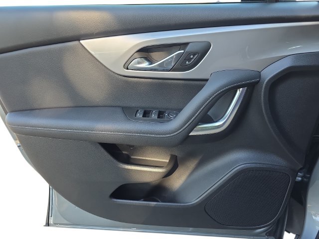 New 2026 Chevrolet Blazer LT w/ Midnight/Sport Edition FWD image 24
