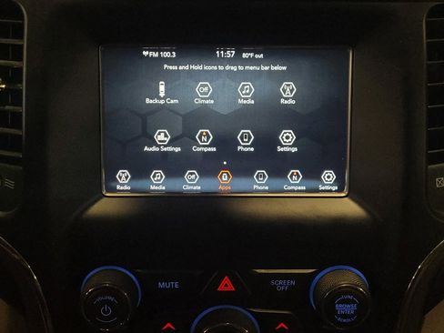 Used 2019 Jeep Grand Cherokee Laredo RWD image 25