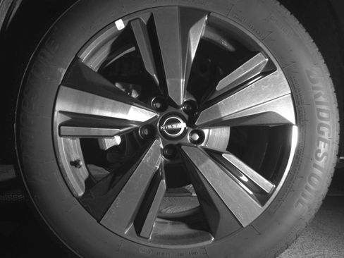 Used 2026 Nissan Rogue SL AWD/4WD image 15