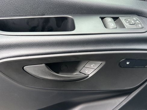 Used 2024 Mercedes-Benz Sprinter 2500 image 11