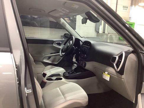 Certified 2025 Kia Soul LX w/ LX Technology Package image 13