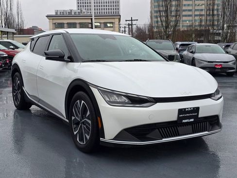 Certified 2023 Kia EV6 Light image 10