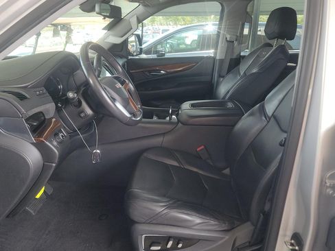 Used 2020 Cadillac Escalade ESV Premium Luxury RWD image 4