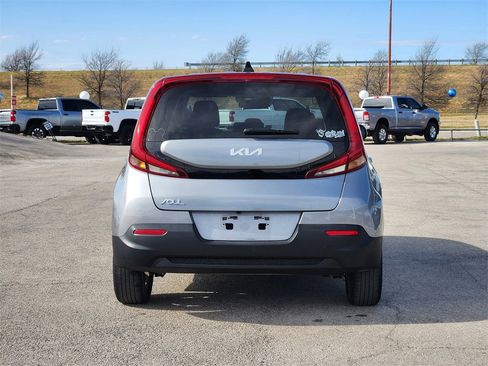 Used 2022 Kia Soul LX w/ Technology Package image 6