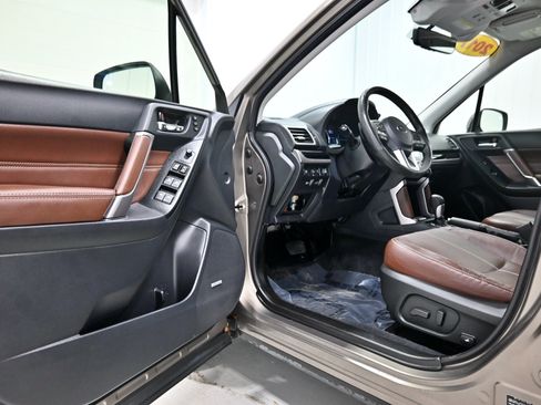 Used 2017 Subaru Forester 2.0XT Touring AWD/4WD image 4