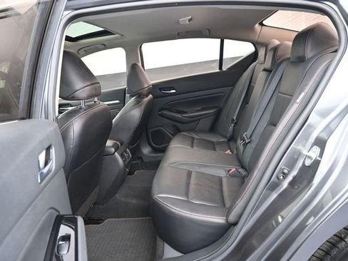 Used 2023 Nissan Altima 2.0 SR FWD image 29