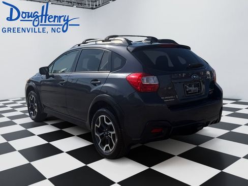 Used 2017 Subaru Crosstrek 2.0i Premium image 3