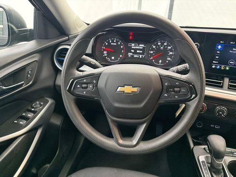 Used 2025 Chevrolet Trax LS FWD image 23