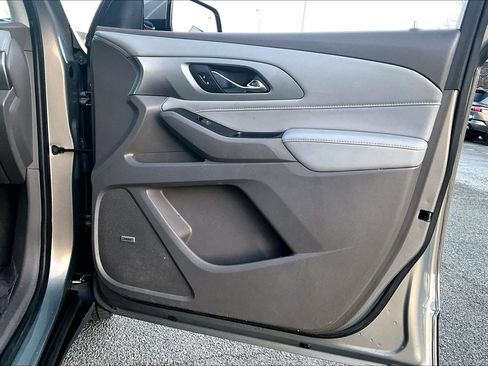 Used 2018 Chevrolet Traverse LT image 23