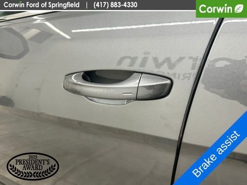 Used 2025 Volkswagen Atlas Cross Sport SE AWD/4WD image 19