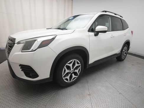 Used 2024 Subaru Forester Premium AWD/4WD image 1