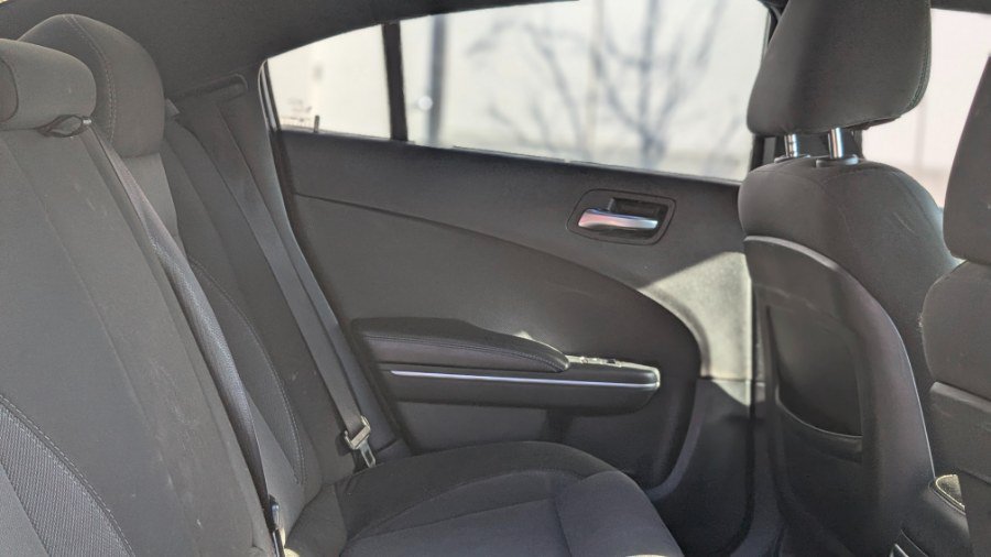 Used 2015 Dodge Charger SE w/ Popular Equipment Group RWD image 20
