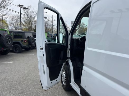 Used 2025 RAM ProMaster 2500 w/ Convenience Group FWD image 15