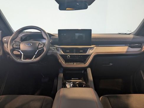 Used 2025 Ford Explorer ST image 8