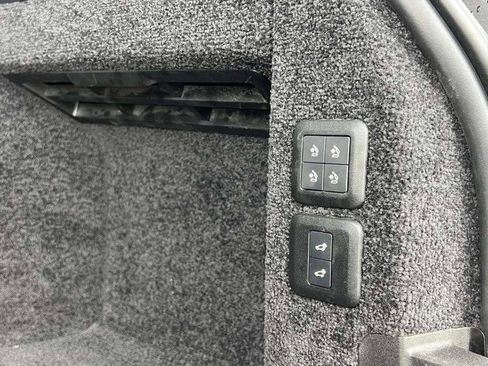 Used 2020 Land Rover Range Rover HSE image 21