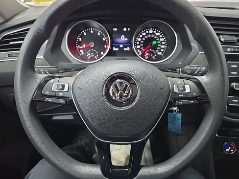 Used 2021 Volkswagen Tiguan S image 18