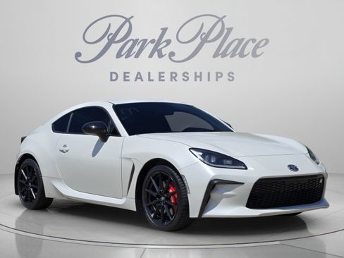 Used 2025 Toyota GR86 Premium w/ Performance Package RWD image 7