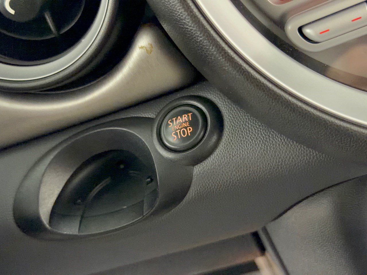 Used 2009 MINI Cooper S FWD image 19