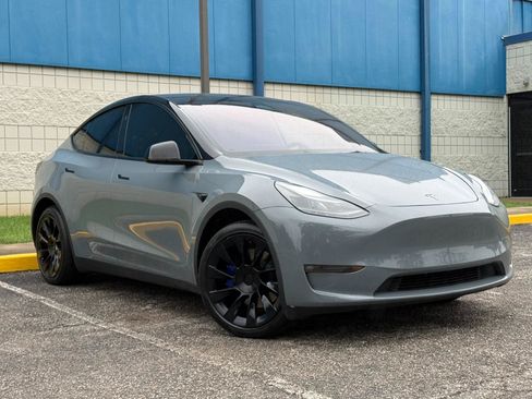 Used 2023 Tesla Model Y Long Range AWD/4WD image 3