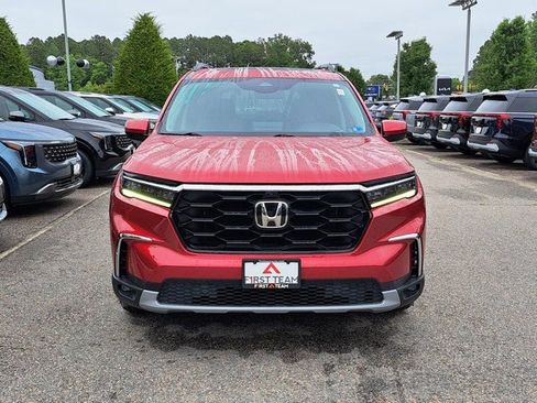 Used 2024 Honda Pilot Elite image 3