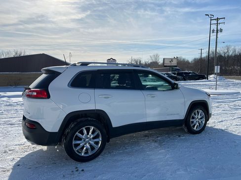 Used 2016 Jeep Cherokee Limited image 8