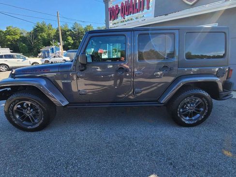 Used 2018 Jeep Wrangler Unlimited Sport AWD/4WD image 8