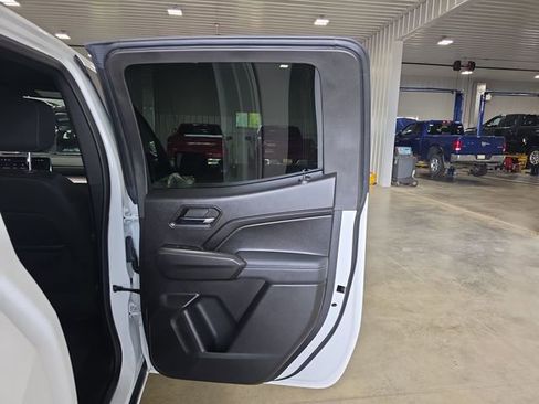 Used 2024 Chevrolet Colorado LT w/ LT Convenience Package II AWD/4WD image 30