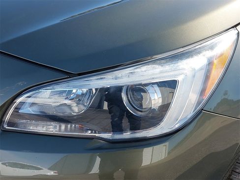 Used 2017 Subaru Outback 2.5i Premium image 43