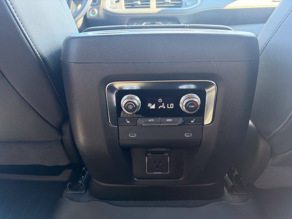 Used 2024 GMC Yukon AT4 w/ AT4 Premium Plus Package AWD/4WD image 26