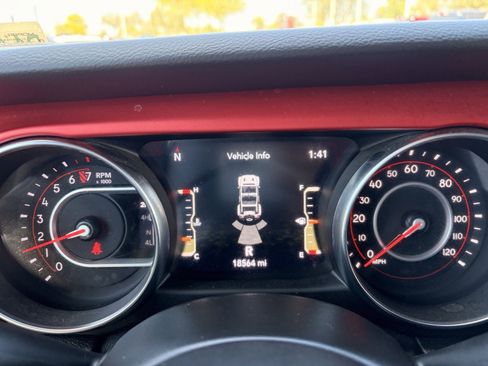 Used 2021 Jeep Wrangler Unlimited Rubicon AWD/4WD image 29
